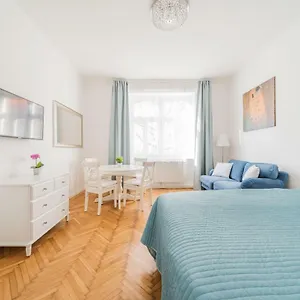 herzlich-willkommen-kuss-die-hand-2.vienna-besthotels.com/